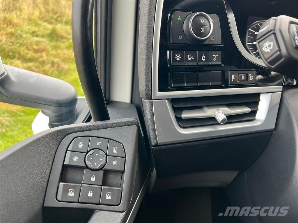 DAF XF530 FTS 6x2 Trekkers