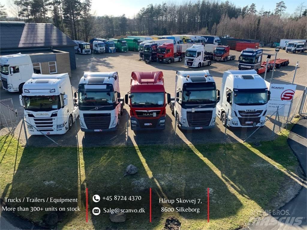 Schmitz 13,6 mtr boks Gesloten opleggers