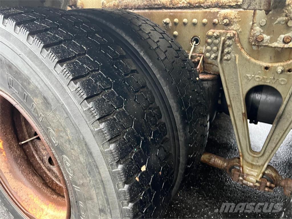 Volvo FH12-420 Containertrucks met kabelsysteem