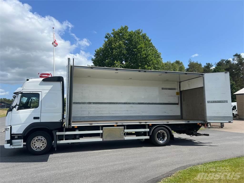 Volvo FM330 Bakwagens met gesloten opbouw