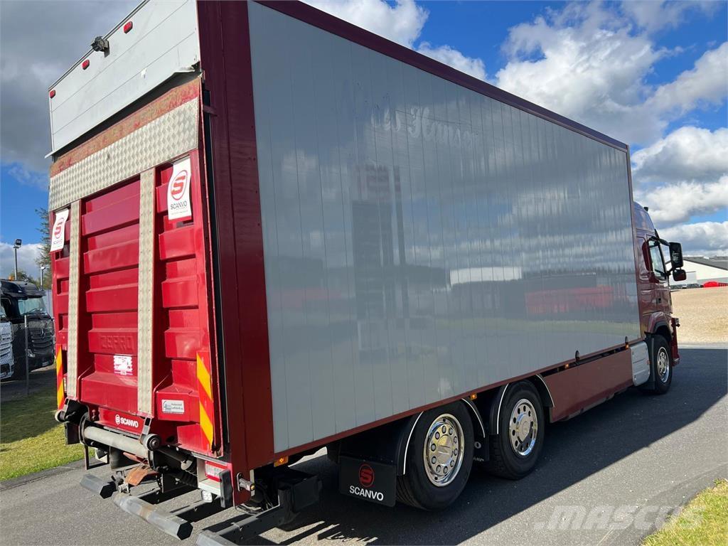 Volvo FM460 Bakwagens met gesloten opbouw