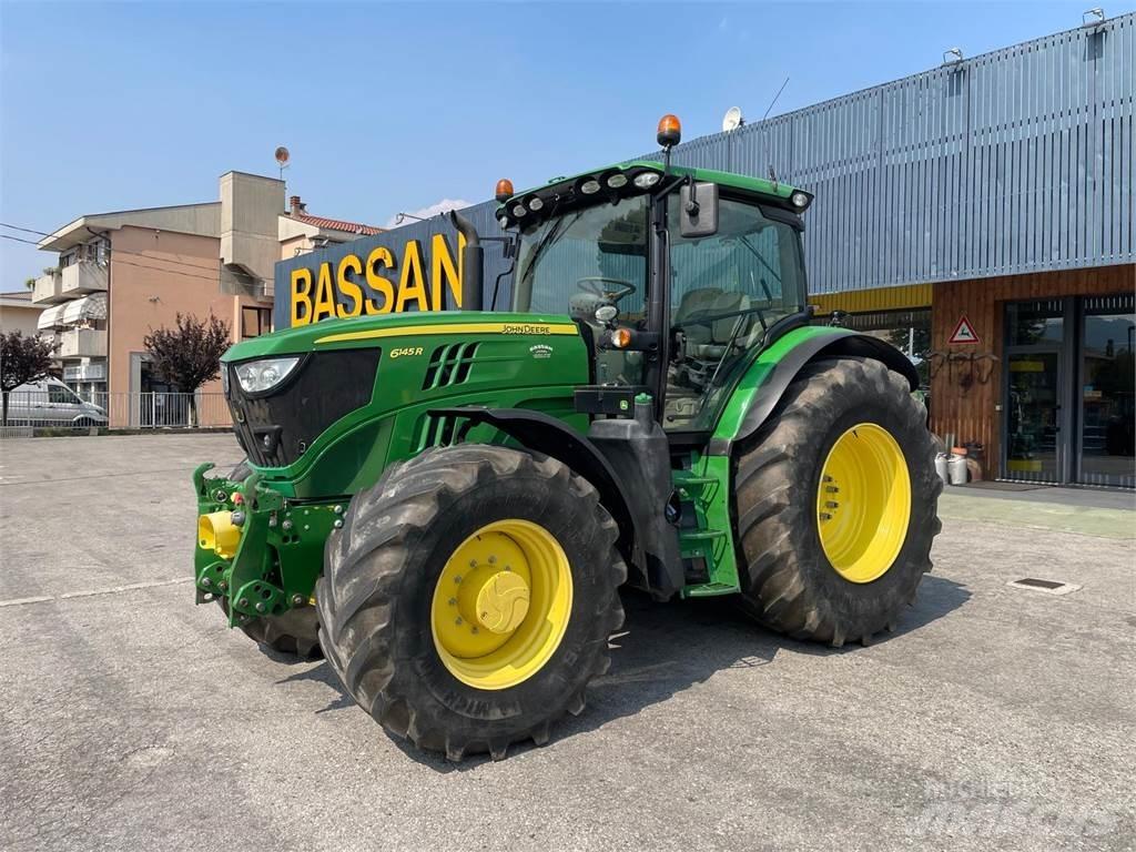 John Deere 6145 R Tractoren