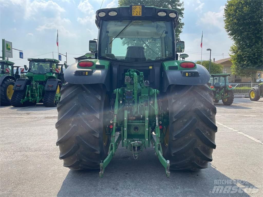 John Deere 6145 R Tractoren