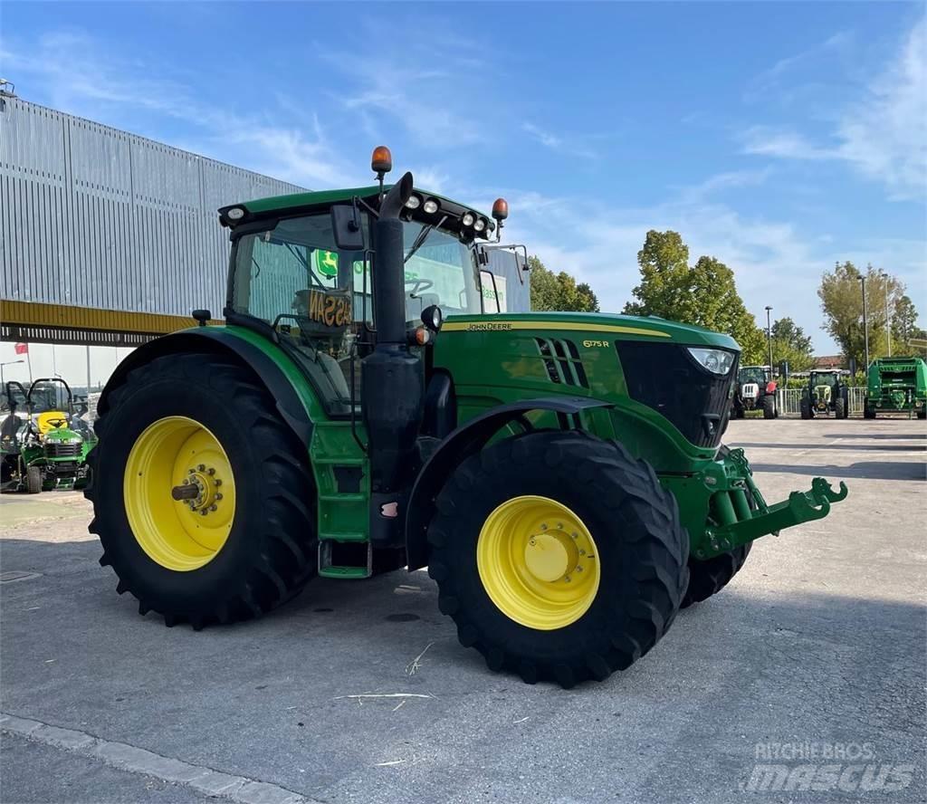 John Deere 6175 R Tractoren
