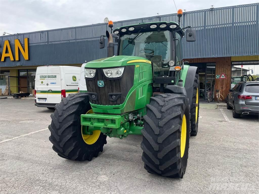 John Deere 6210 R Tractoren