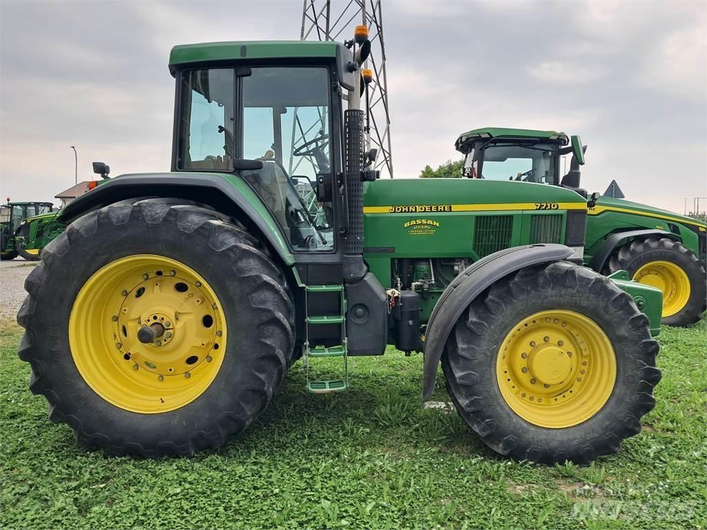 John Deere 7710 Tractoren