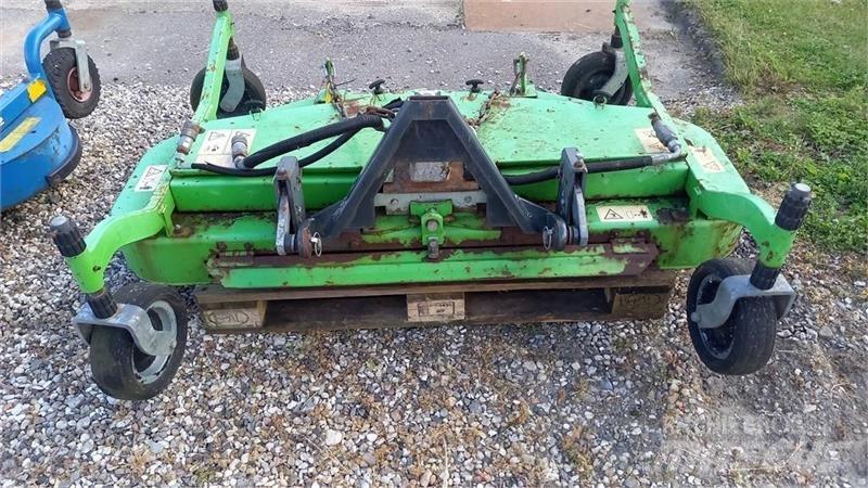  - - -  150 Cm Hydr. Gemonteerde en gesleepte maaiers