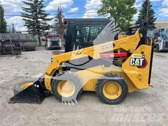 CAT 242D3 Schrankladers