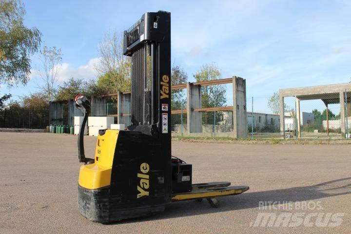 Yale MS12AC Stapelaar meeloop