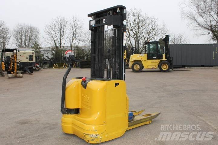 Yale MS12AC Stapelaar meeloop