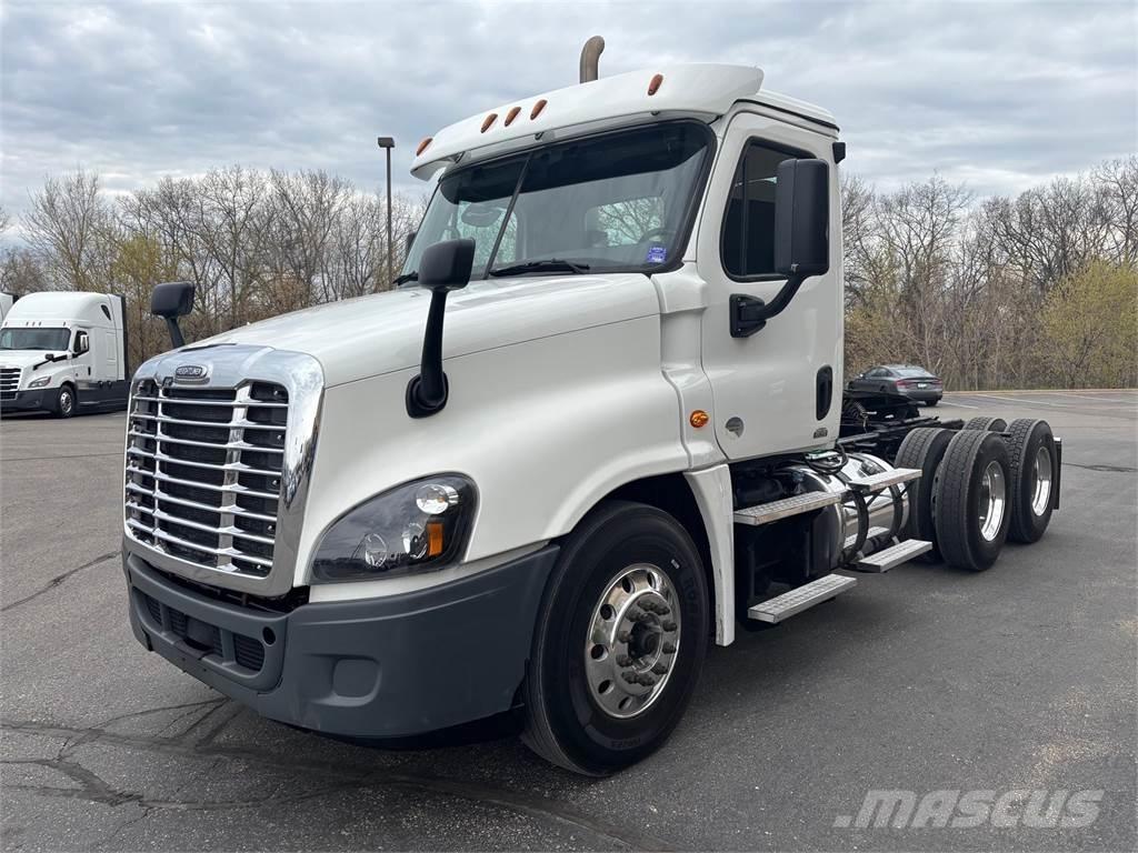Freightliner Cascadia Trekkers