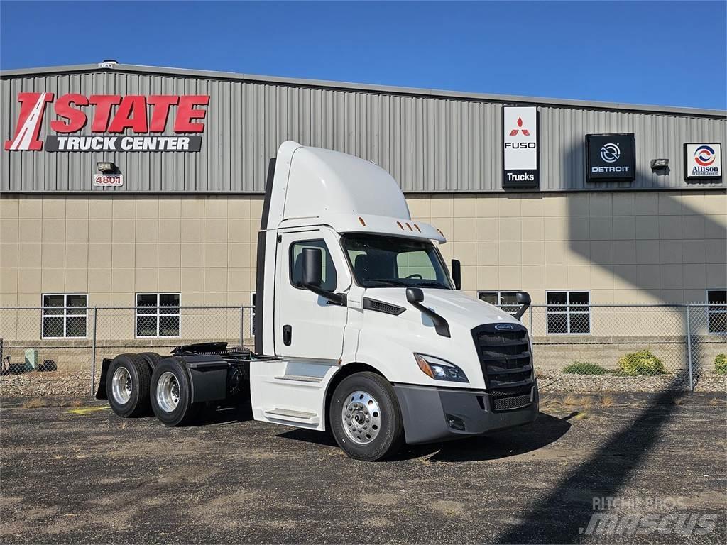 Freightliner PE116DC Trekkers