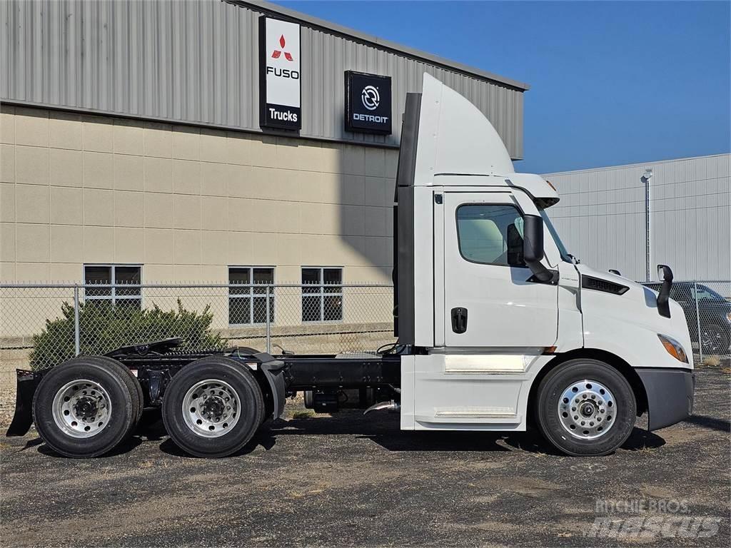 Freightliner PE116DC Trekkers