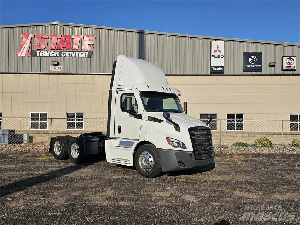 Freightliner PE116DC Trekkers