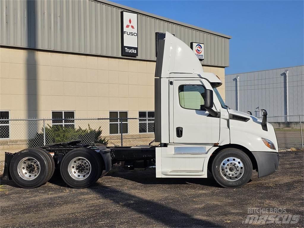 Freightliner PE116DC Trekkers