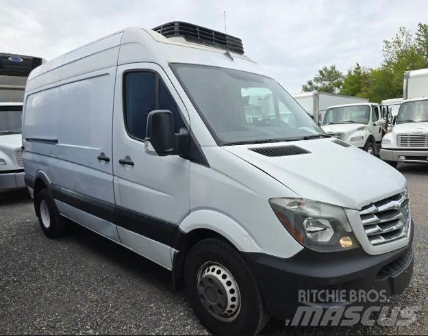 Freightliner sprinter Bakwagens met gesloten opbouw