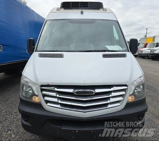 Freightliner sprinter Bakwagens met gesloten opbouw