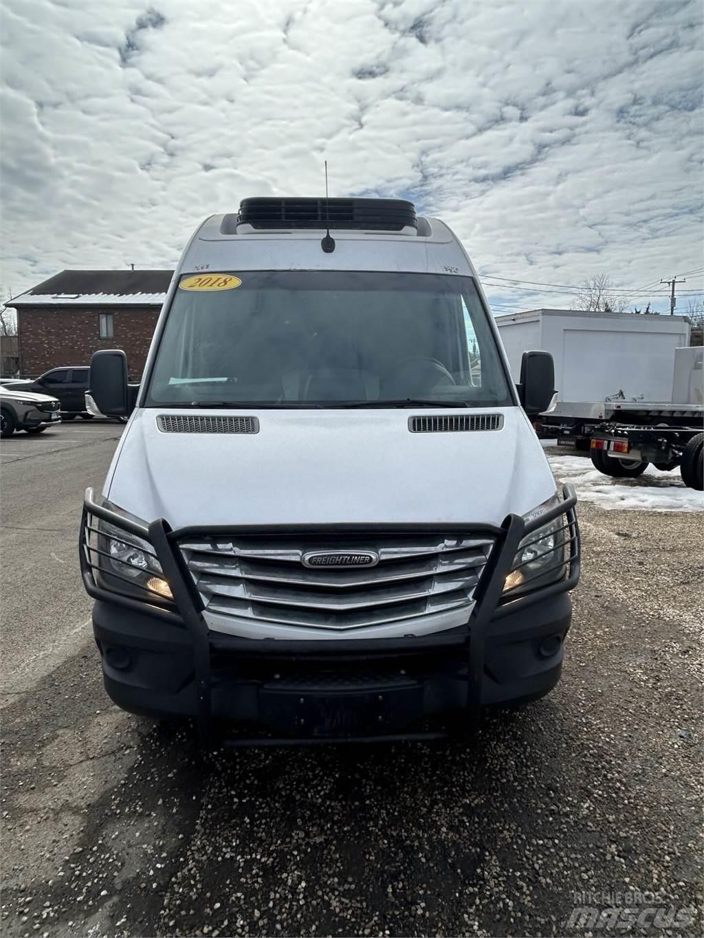 Freightliner sprinter Bakwagens met gesloten opbouw