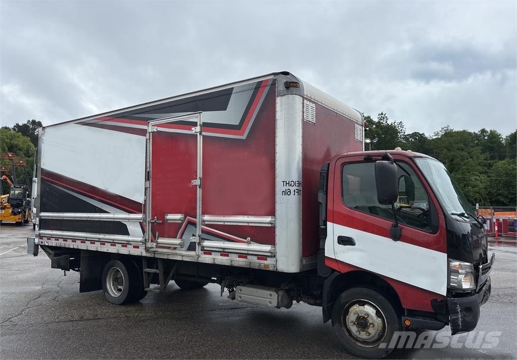 Hino 195 Bakwagens met gesloten opbouw