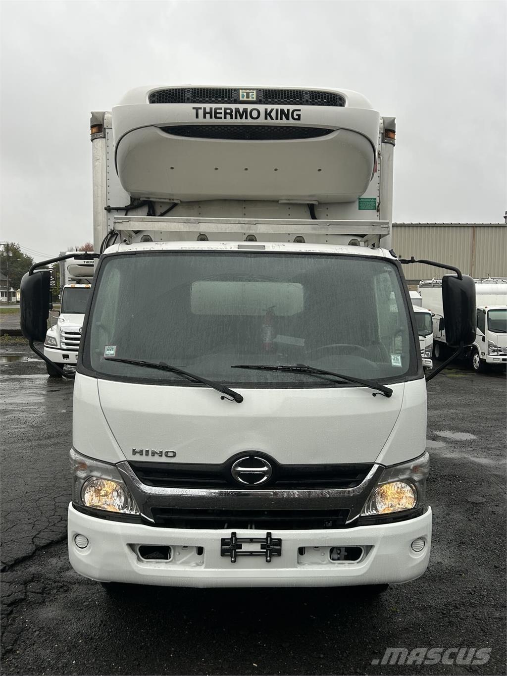 Hino 195 Bakwagens met gesloten opbouw
