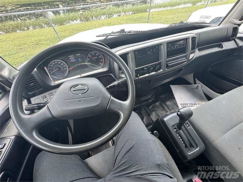 Hino 268 Bakwagens met gesloten opbouw