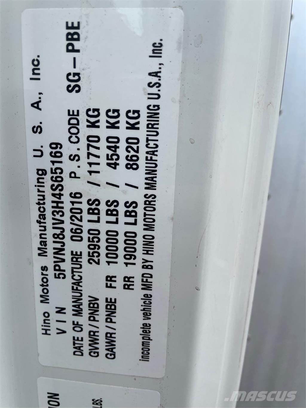 Hino 268A Bakwagens met gesloten opbouw