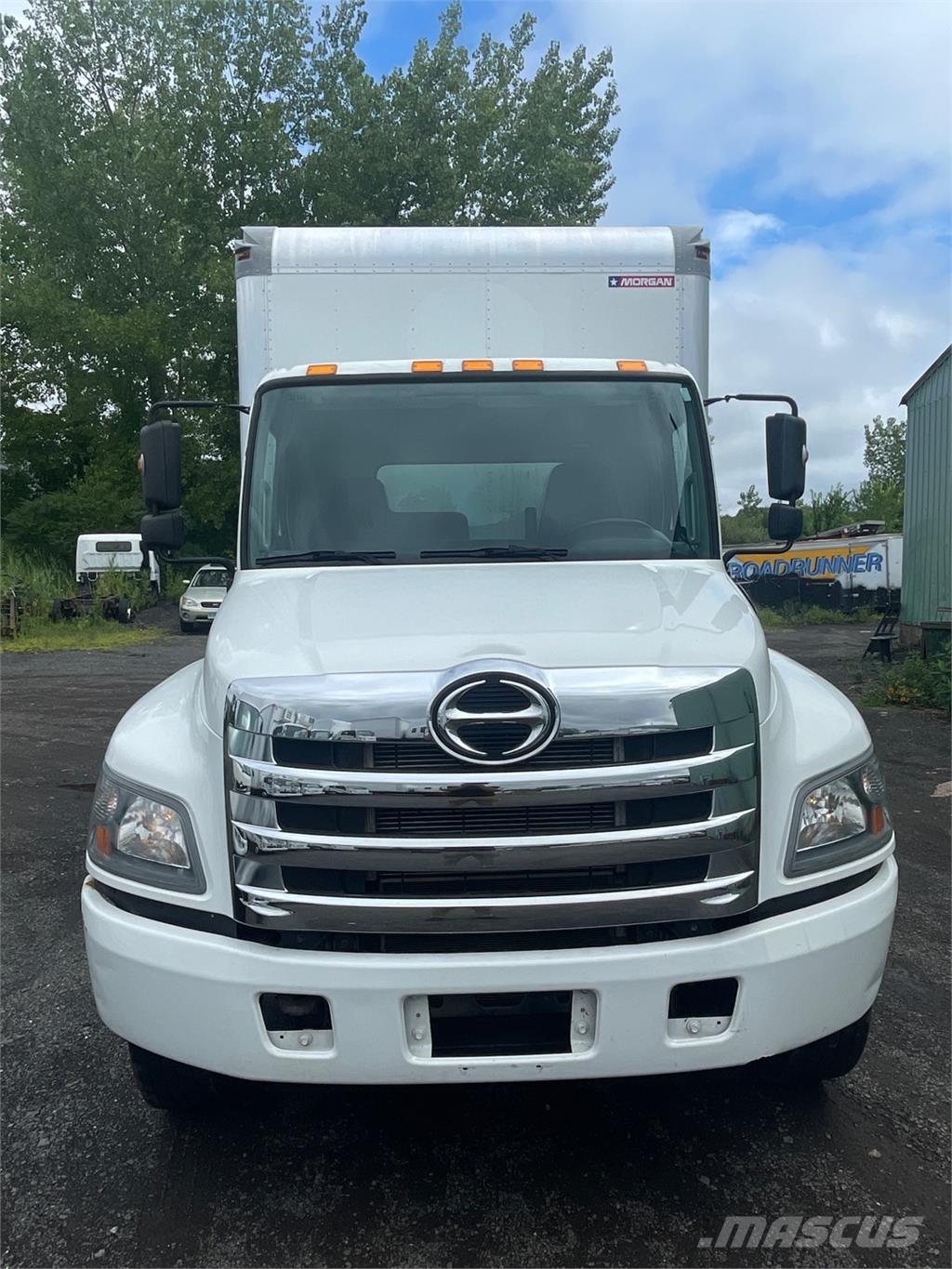 Hino 268A Bakwagens met gesloten opbouw