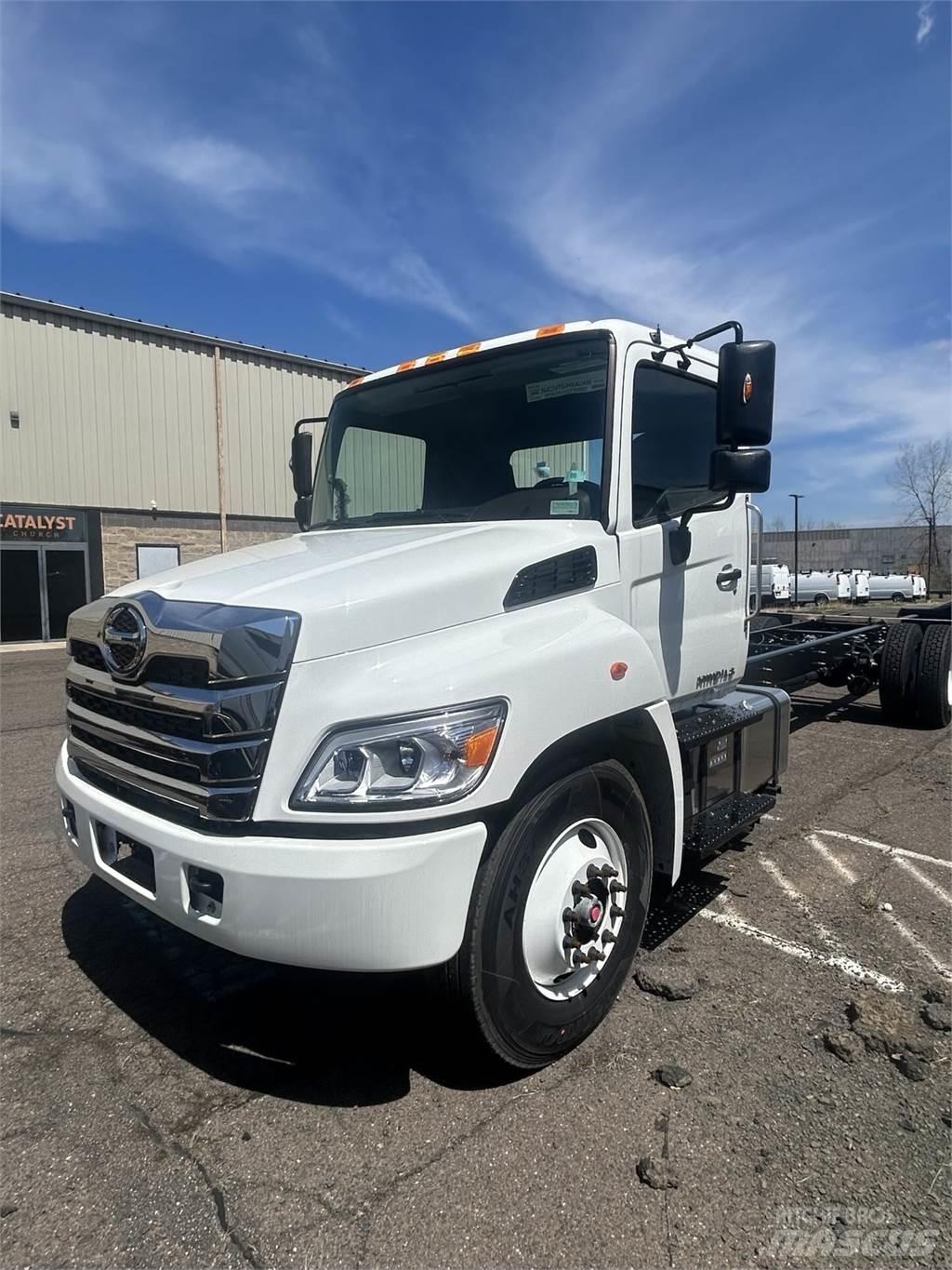 Hino L6 Chassis met cabine