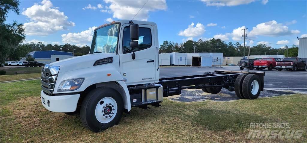 Hino L7 Chassis met cabine