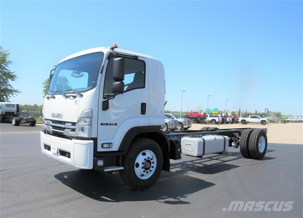 Isuzu FTR MT5 Chassis met cabine