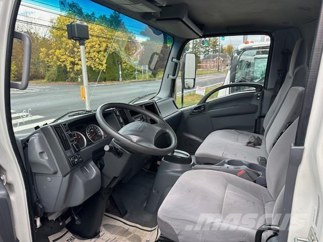 Isuzu NQR Bakwagens met gesloten opbouw