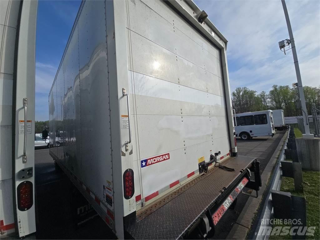 Isuzu NRR Bakwagens met gesloten opbouw