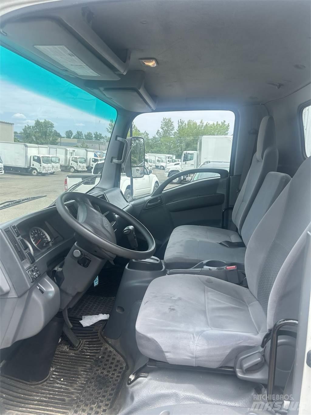 Isuzu NRR Bakwagens met gesloten opbouw