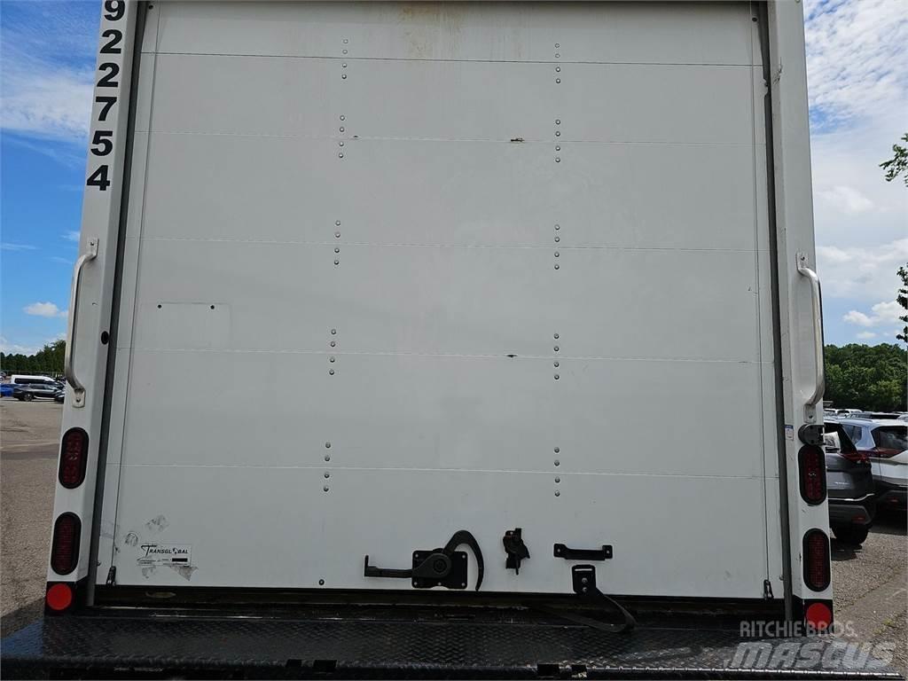 Isuzu NRR Bakwagens met gesloten opbouw