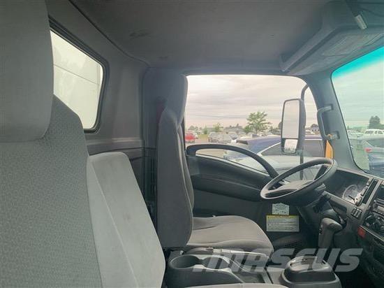 Isuzu NRR Bakwagens met gesloten opbouw