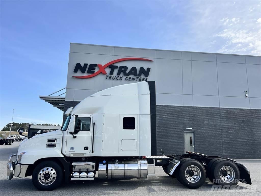 Mack AN64T Trekkers