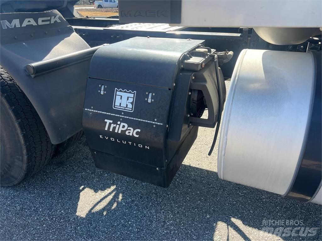Mack AN64T Trekkers