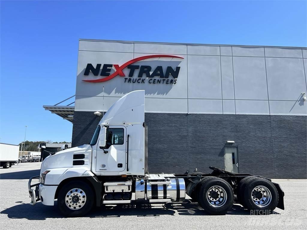Mack AN64T Trekkers