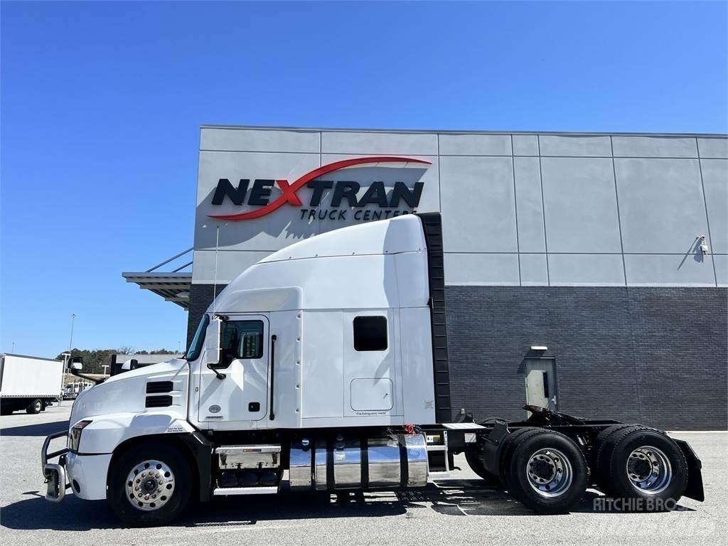 Mack AN64T Trekkers