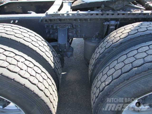 Mack AN64T Trekkers