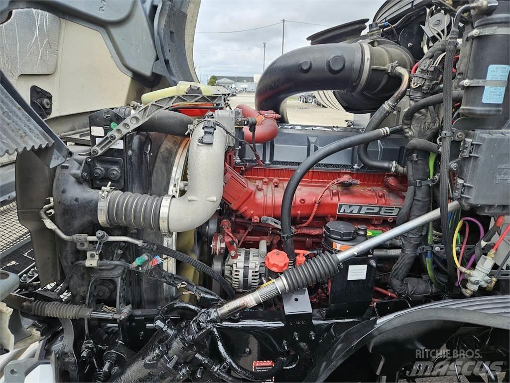 Mack AN64T Trekkers