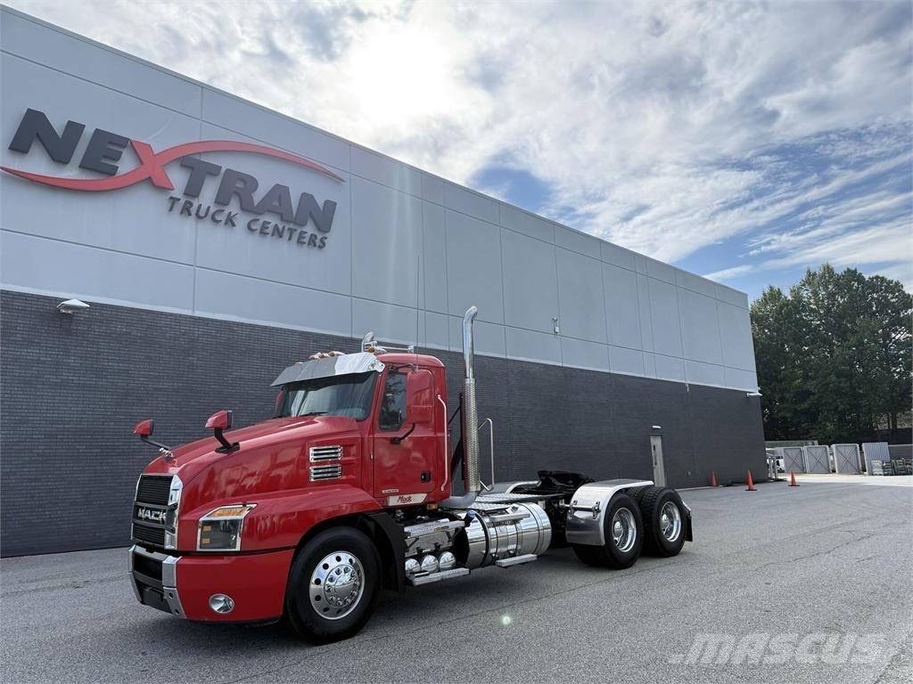 Mack AN64T Trekkers