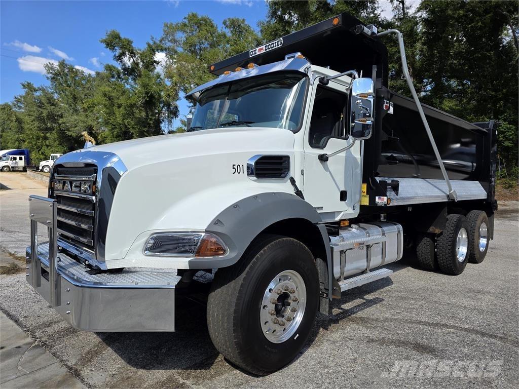 Mack GR64B Kipper