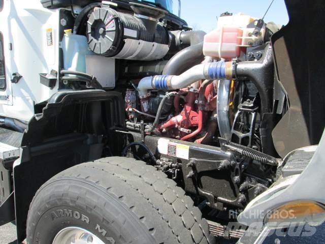 Mack GU713 Anders