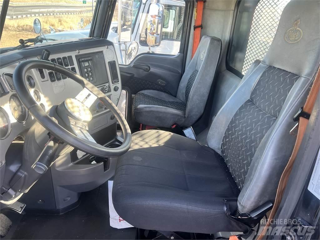 Mack GU813 Anders