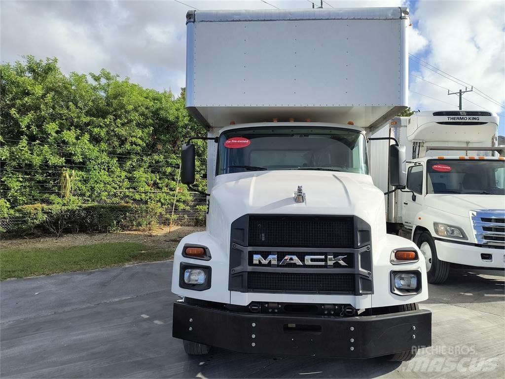Mack MD6 Bakwagens met gesloten opbouw