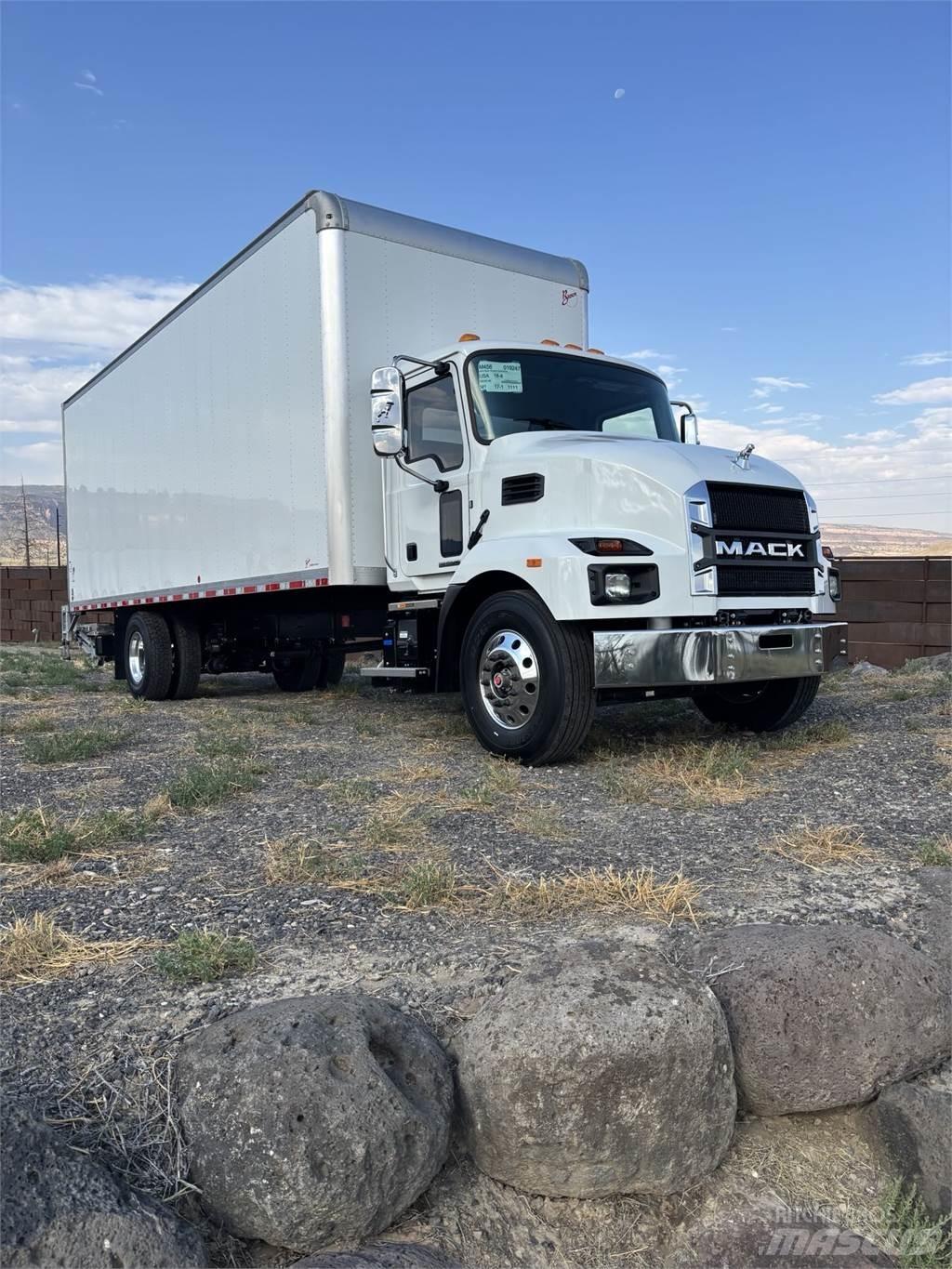 Mack MD6 42R Chassis met cabine