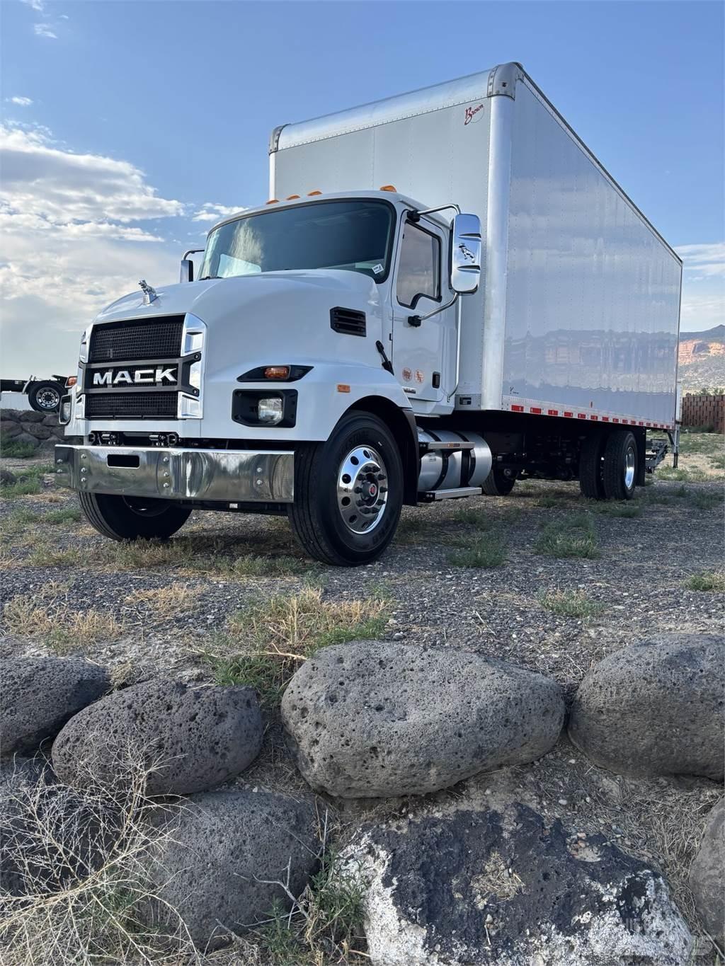 Mack MD6 42R Chassis met cabine