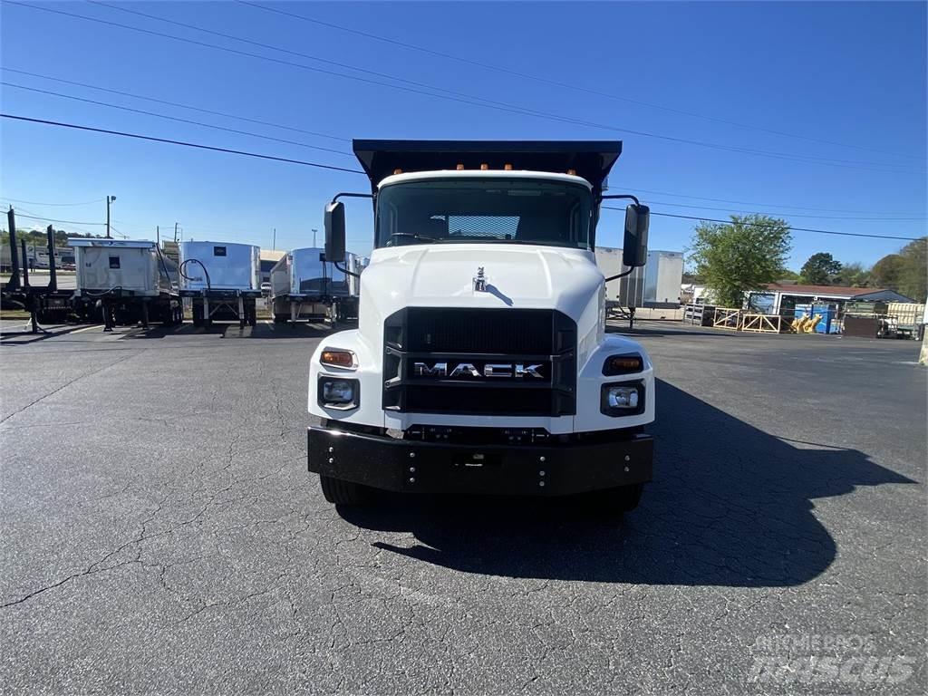 Mack MD6 42R Chassis met cabine