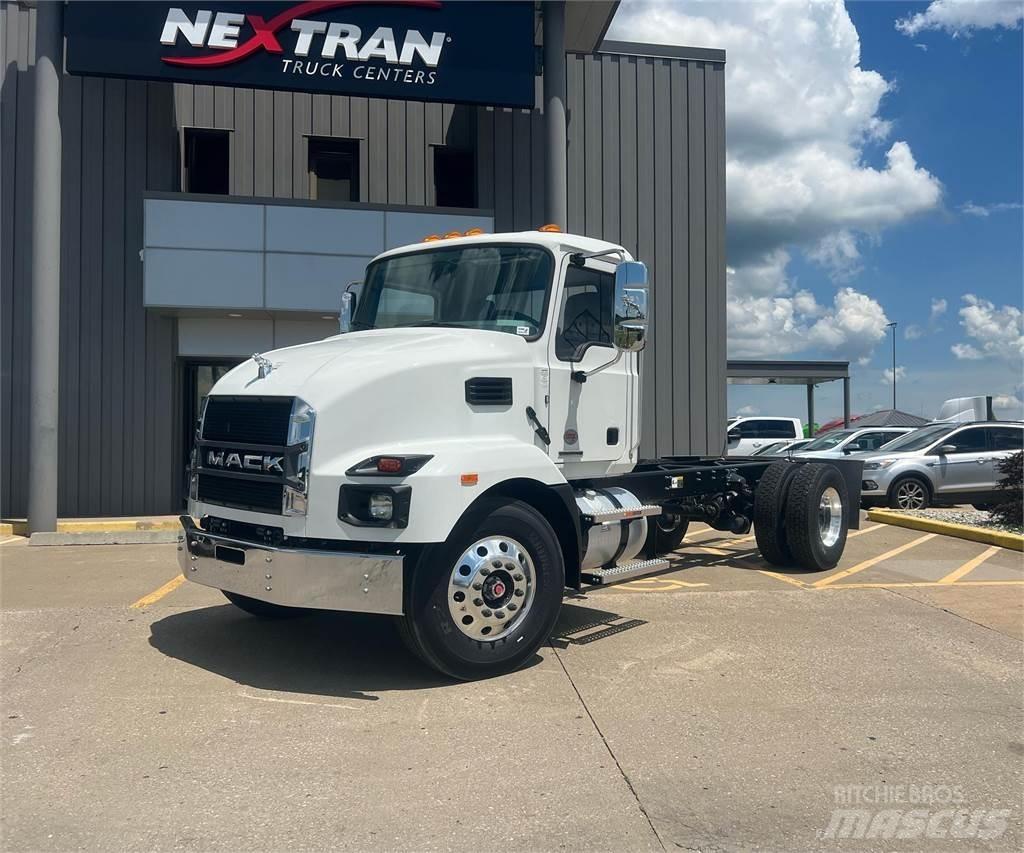 Mack MD642 Chassis met cabine